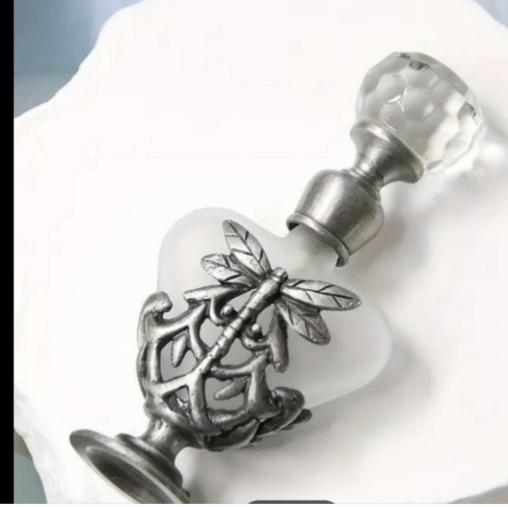 Dubai Style Decrotative Perfume Bottles 2 Glass Vanity Decor - Picture 2 of 3